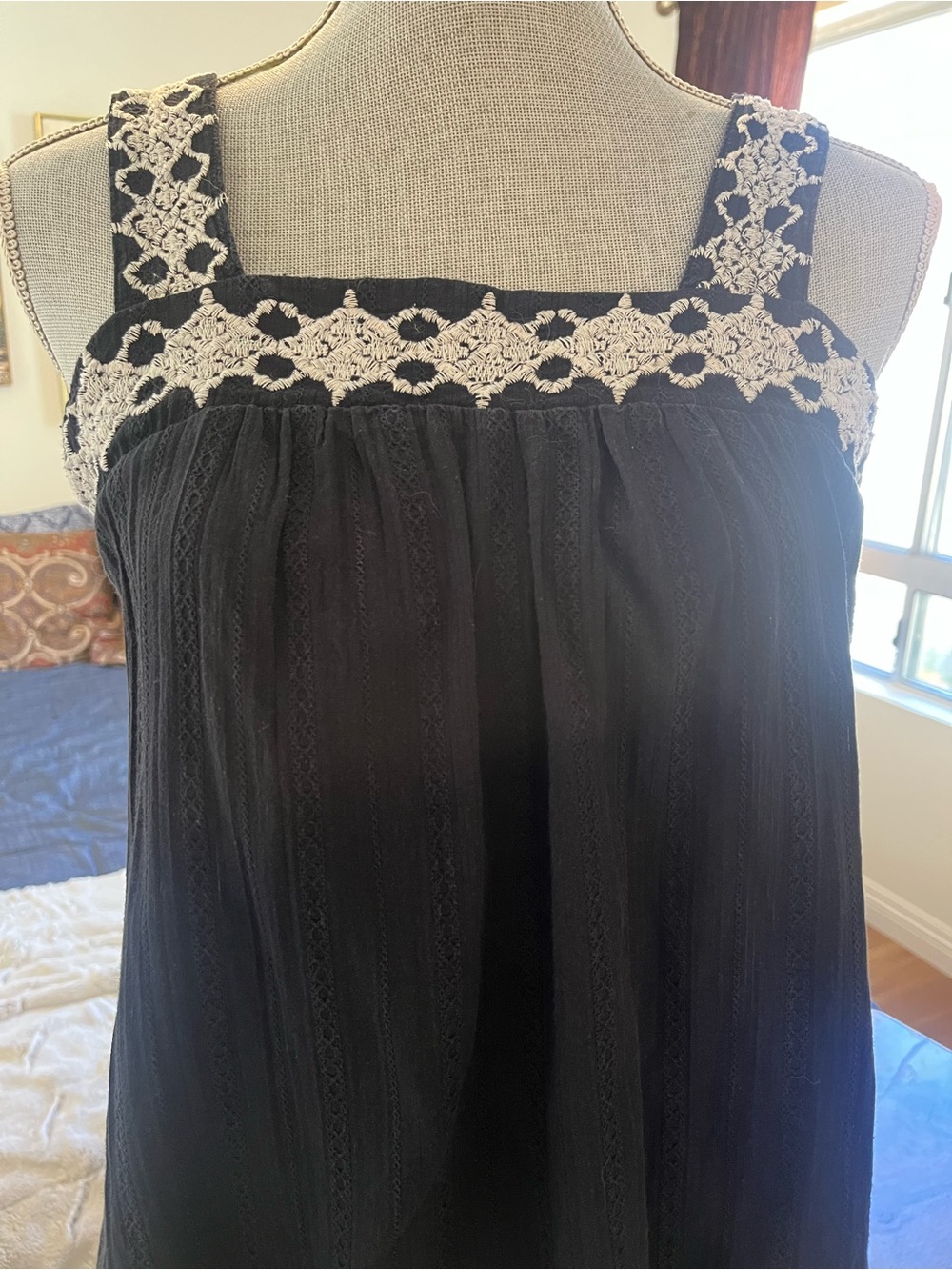 Universal Thread Black & White Cotton Gauze Embroidered & Lace Cami